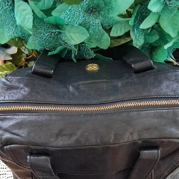 Tory Burch Black Leather Satchel with Gold Details - Picture 3 of 6